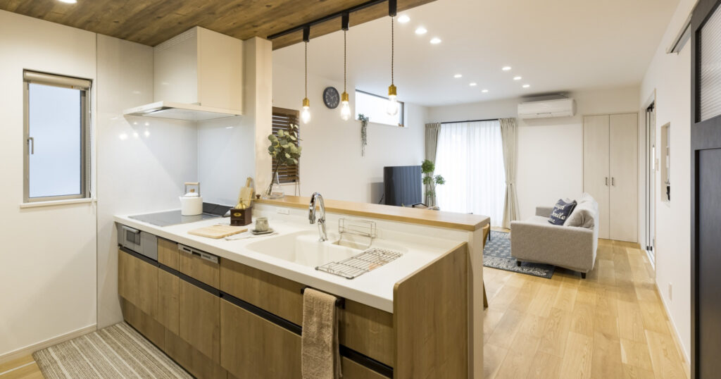 キッチンとリビングの写真